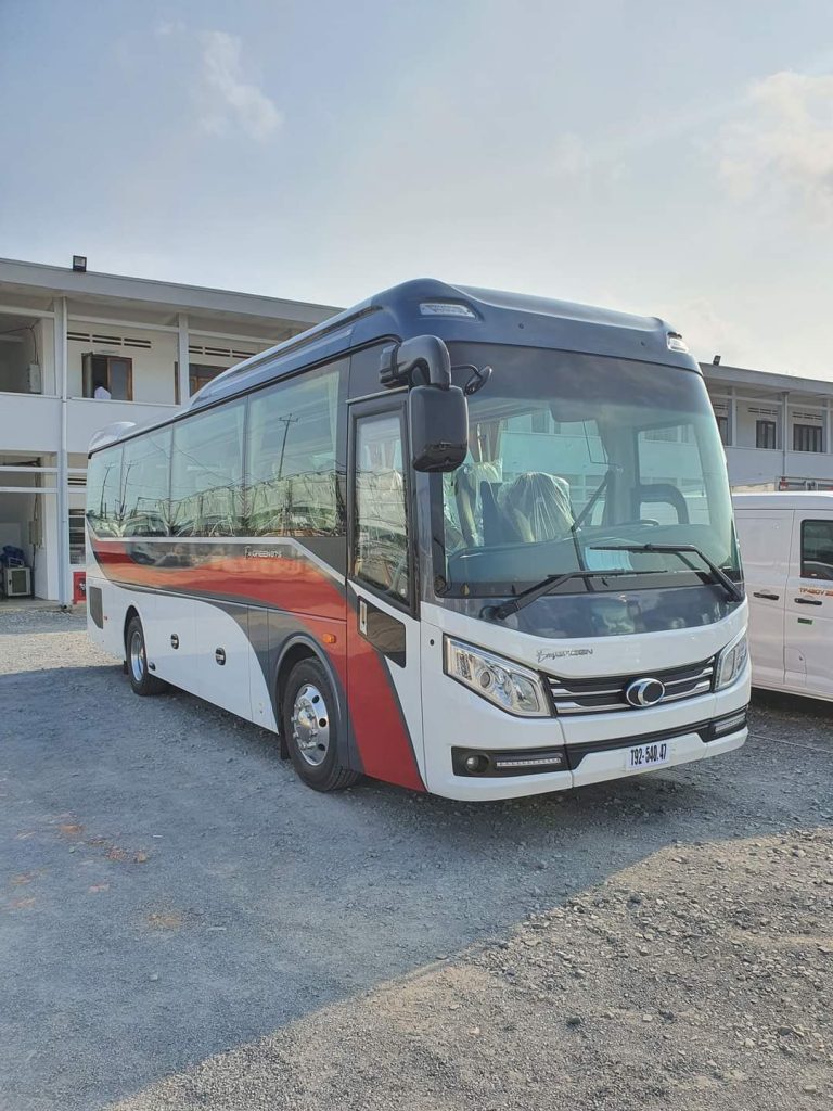 THUÊ XE LIMOUSINE 28 CHỖ