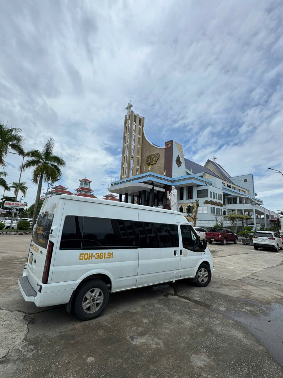 xe 16 chỗ ford transit